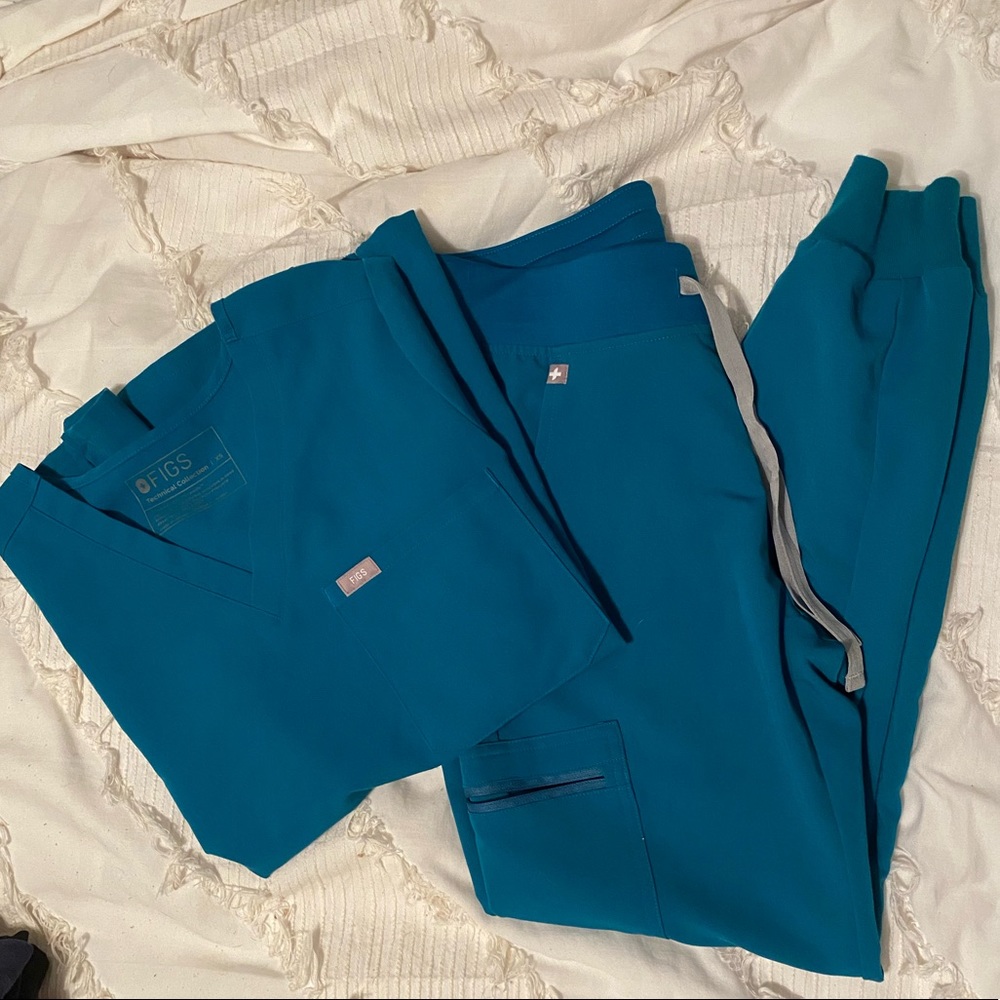 NWOT FIGS Caribbean Blue Scrub Set